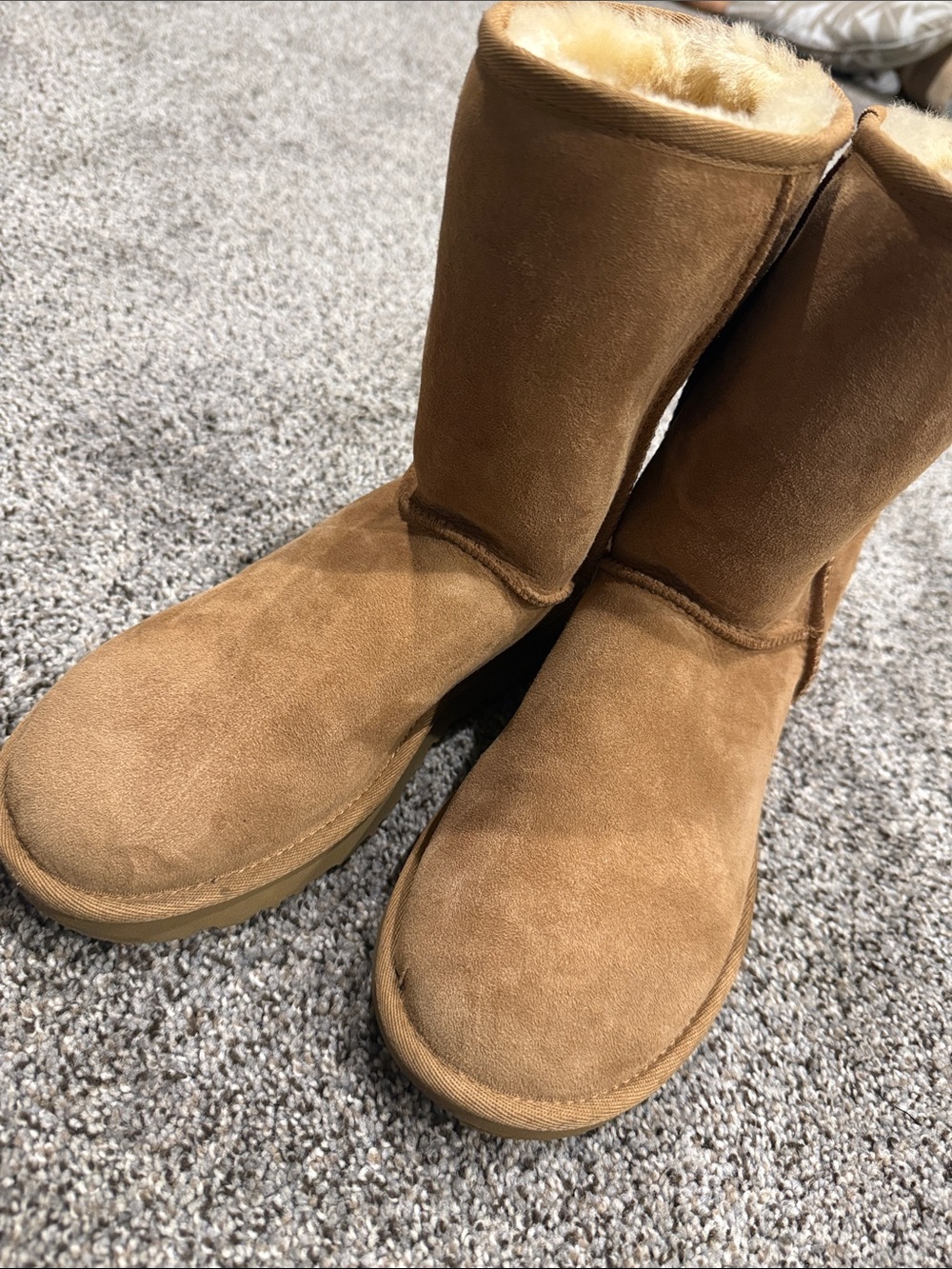 UGG Classic Short Boots - Chestnut Brown